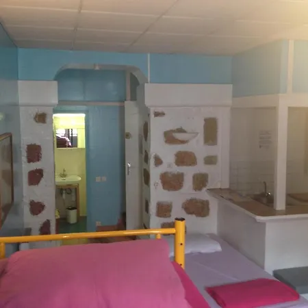 Faubourg Montmartre Hostel Νίκαια