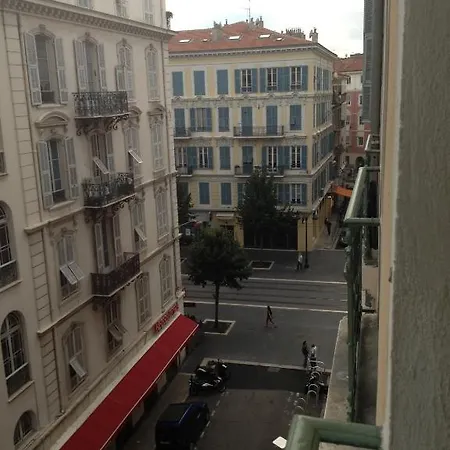 Faubourg Montmartre Hostal *